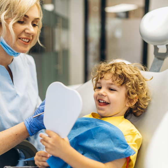 Back to school: come preparare i bambini alla visita dentistica