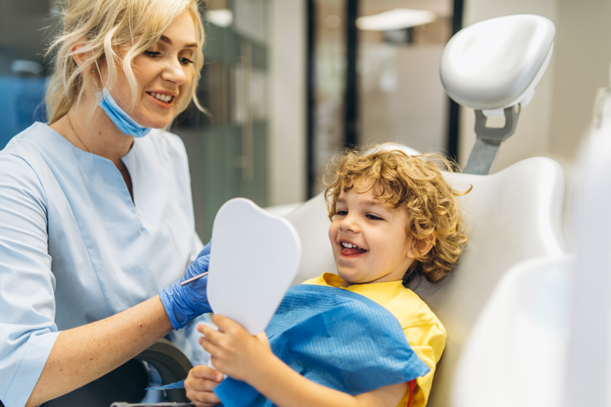 Back to school: come preparare i bambini alla visita dentistica