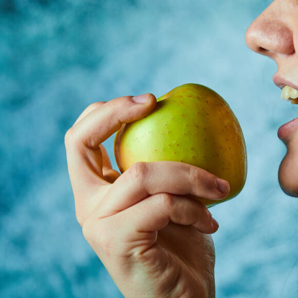 Denti e alimentazione: cosa mangiare per avere gengive sane