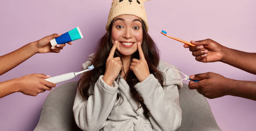 Denti bianchi tutto l’anno: routine e prodotti consigliati dal dentista